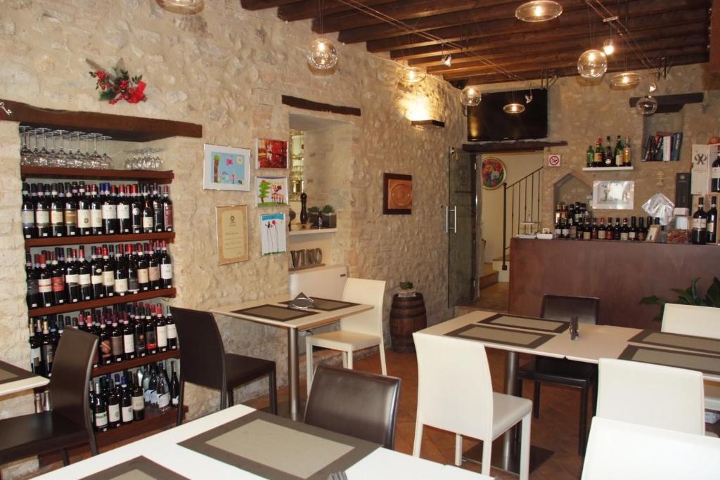 Oro Rosso Hotel Ristorante モンテファルコ エクステリア 写真